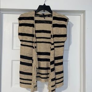 Maurice’s short sleeve light weight sweater